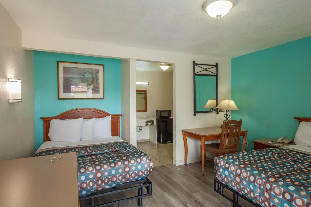 Vagabond Inn Hemet Exterior photo